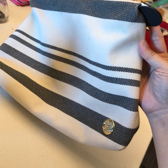 Vince Camuto handbag - Picture 4 of 5